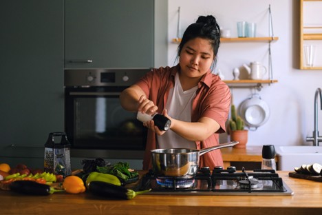 Reasons Why Living a Healthy Life Starts with Cooking at Home